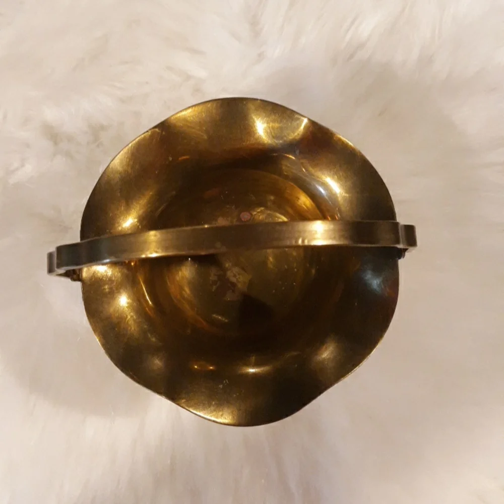 Interpur brass basket